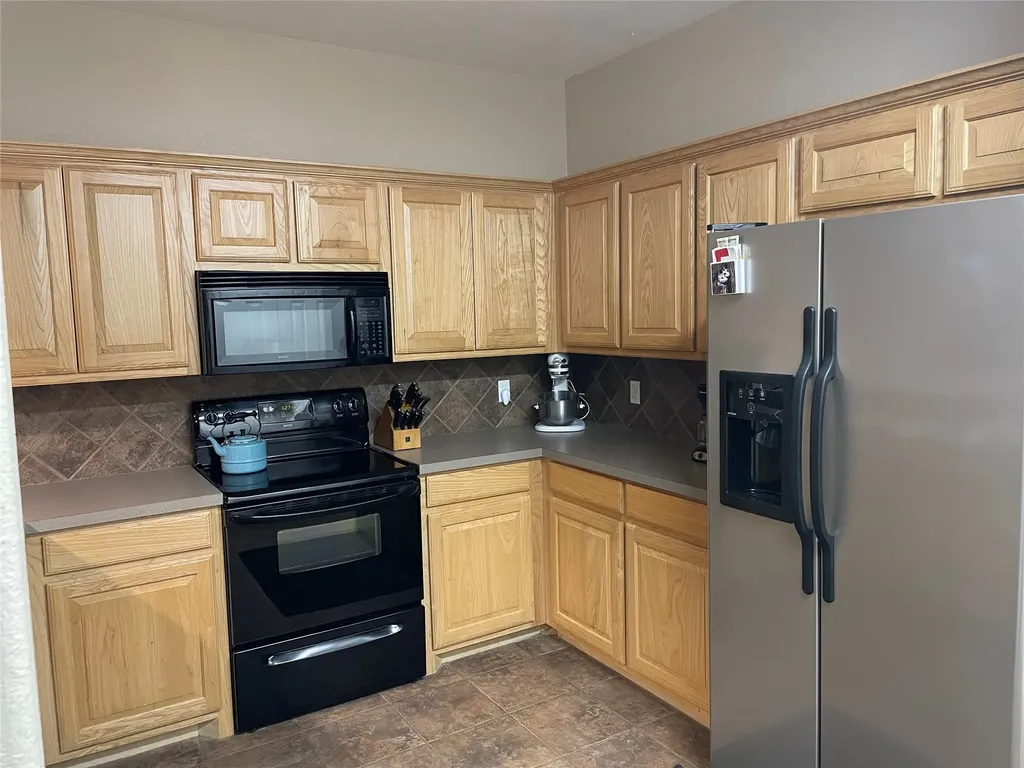 1103 Eagle Point Circle Graford TX 76449
