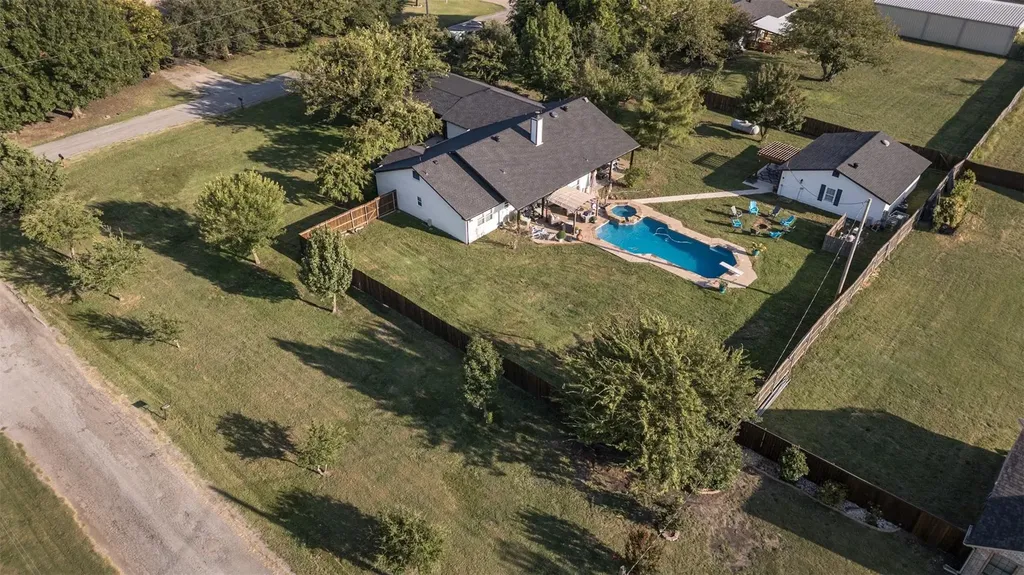 511 S Sulphur Street Leonard TX 75452