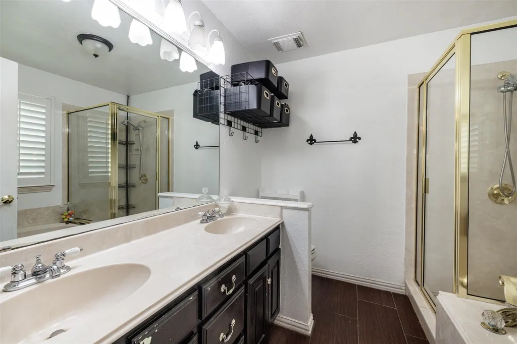 511 S Sulphur Street Leonard TX 75452