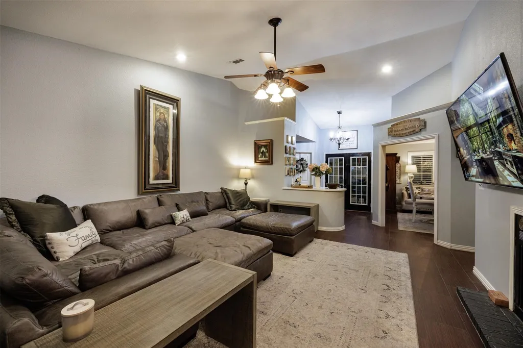 511 S Sulphur Street Leonard TX 75452