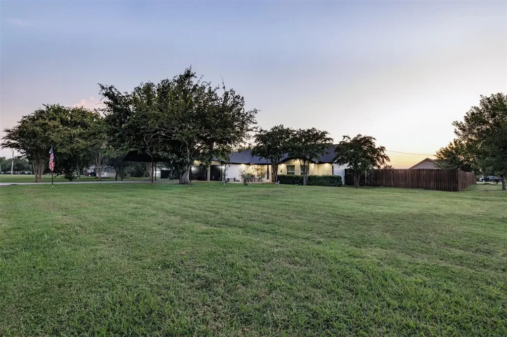 511 S Sulphur Street Leonard TX 75452