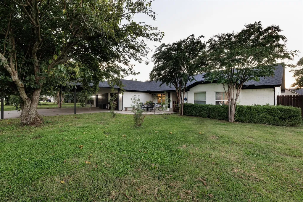 511 S Sulphur Street Leonard TX 75452