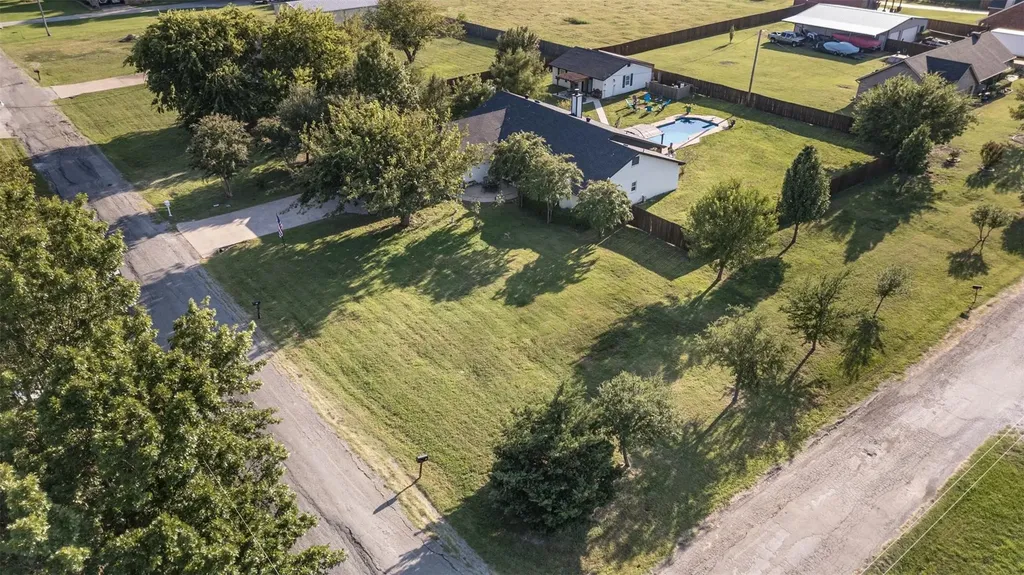 511 S Sulphur Street Leonard TX 75452