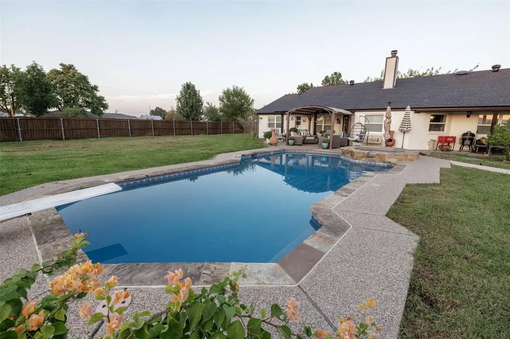 511 S Sulphur Street Leonard TX 75452