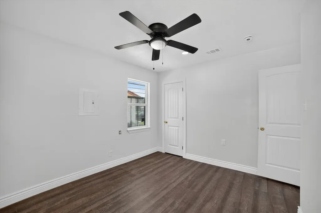 5137 E Berry Street Fort Worth TX 76119