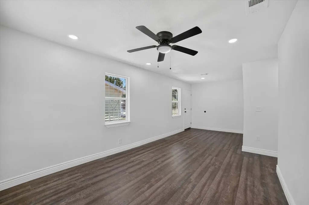 5137 E Berry Street Fort Worth TX 76119