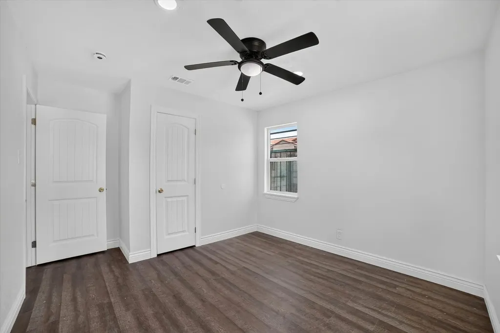 5137 E Berry Street Fort Worth TX 76119