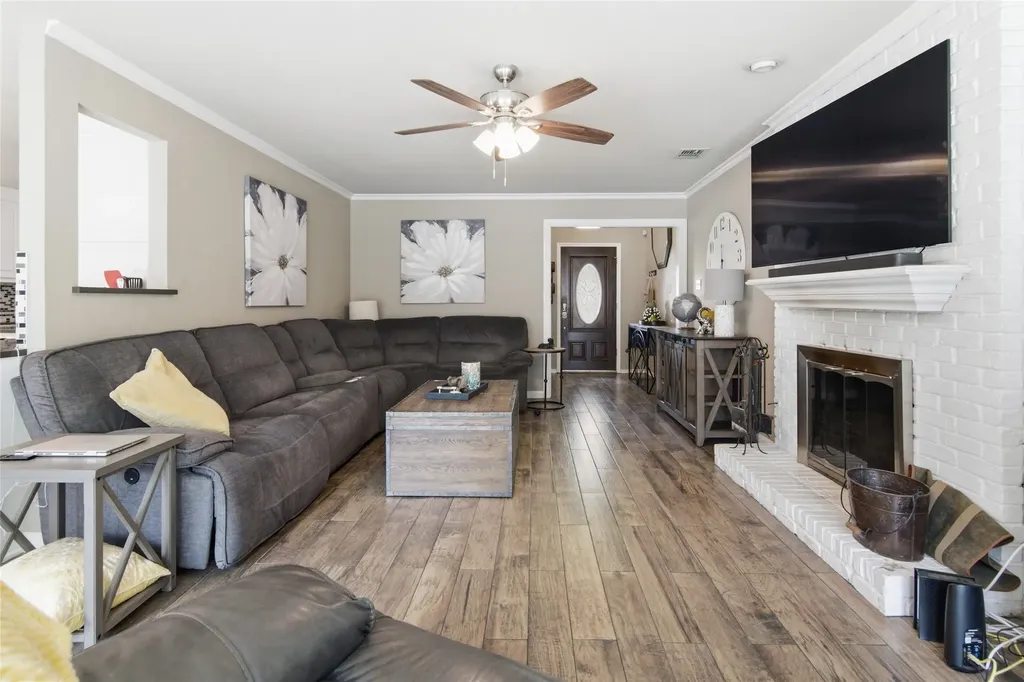 4151 Woodside Knoll Grapevine TX 76051