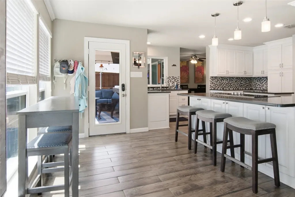 4151 Woodside Knoll Grapevine TX 76051
