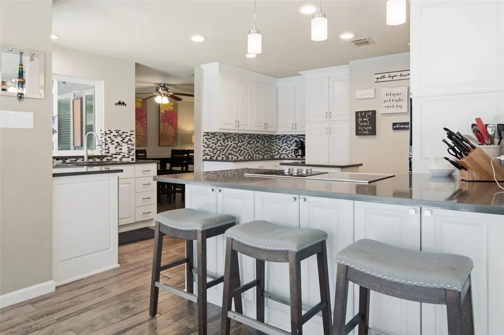 4151 Woodside Knoll Grapevine TX 76051
