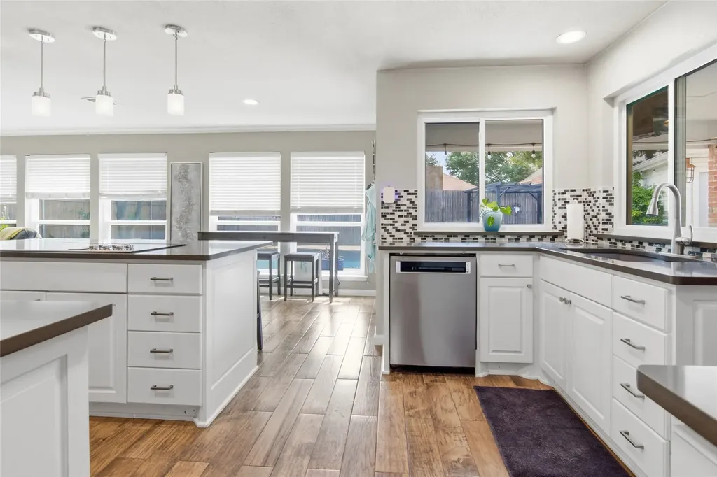4151 Woodside Knoll Grapevine TX 76051