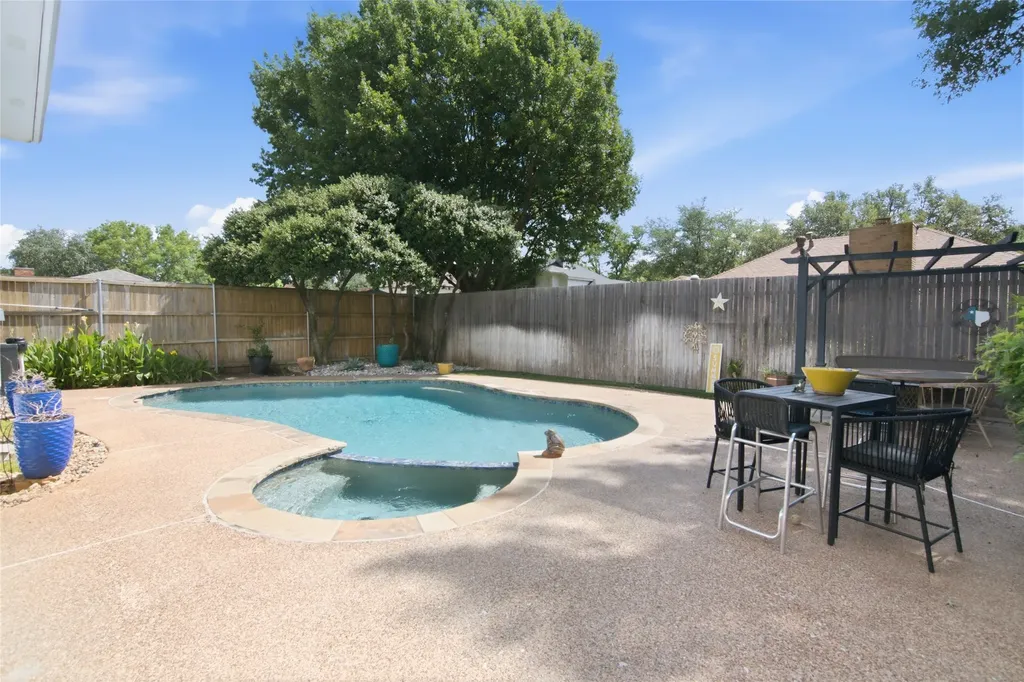 4151 Woodside Knoll Grapevine TX 76051