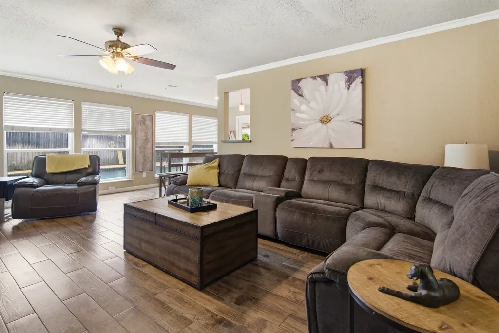 4151 Woodside Knoll Grapevine TX 76051