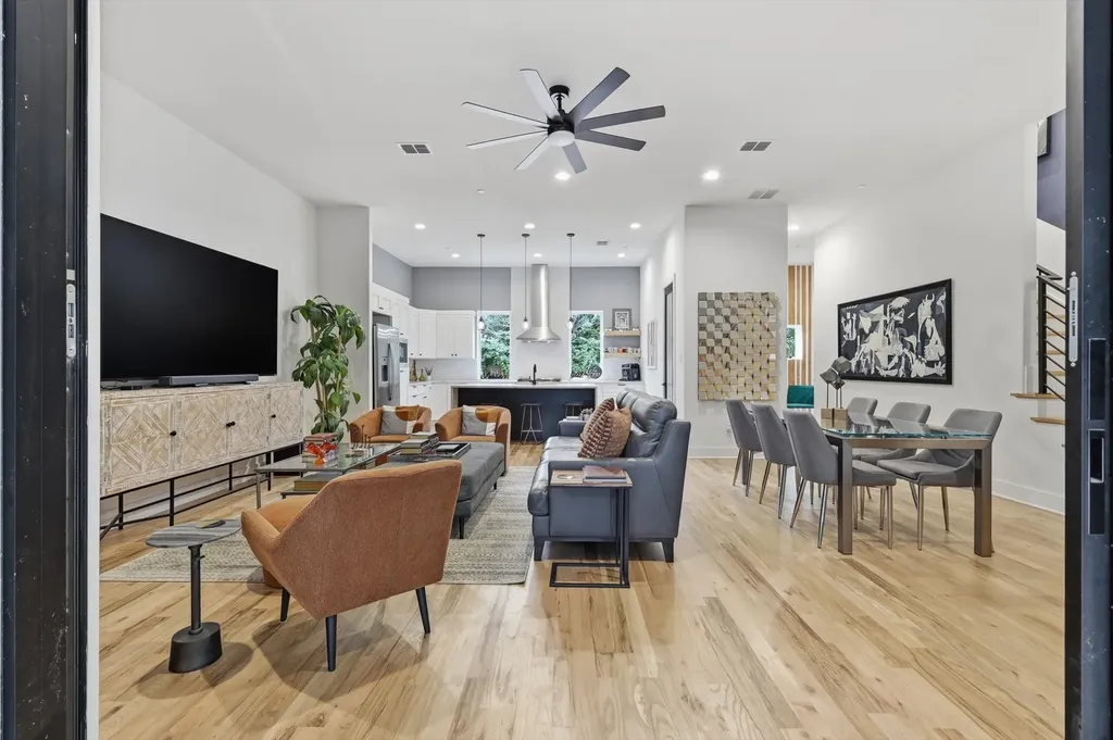 356 Foch Street Fort Worth TX 76107