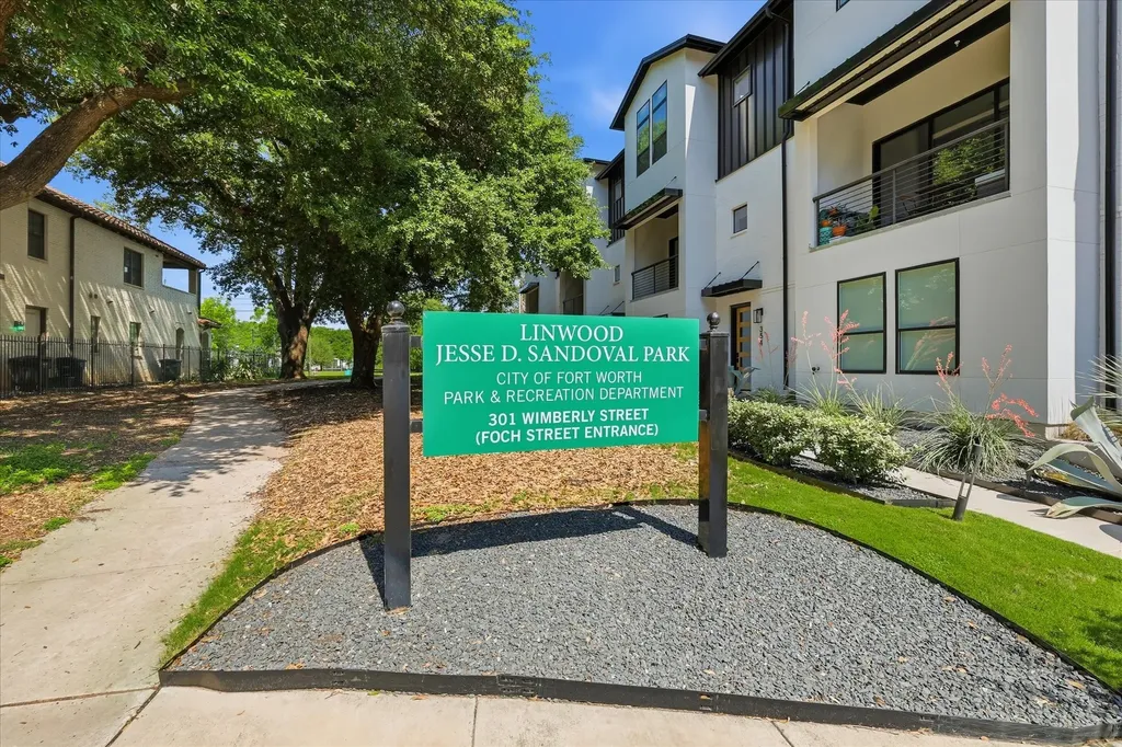 356 Foch Street Fort Worth TX 76107