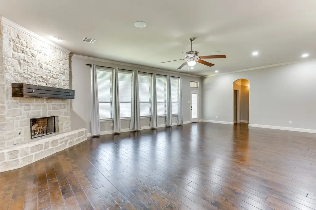 8241 Sandhill Crane Drive Fort Worth TX 76118