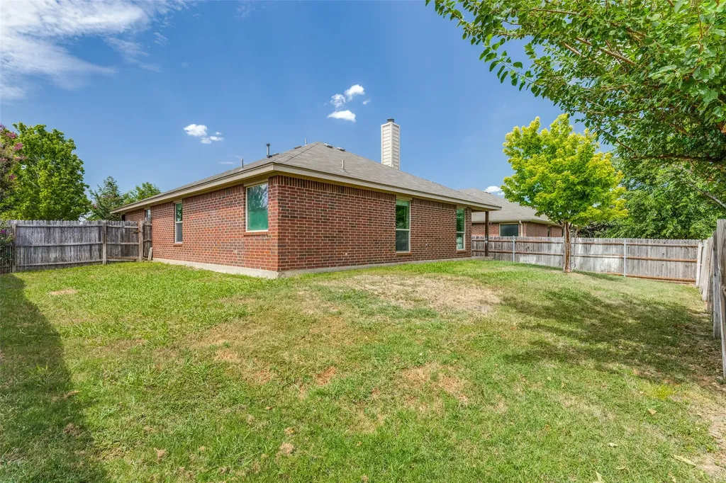 417 Brookhollow Lane Saginaw TX 76131