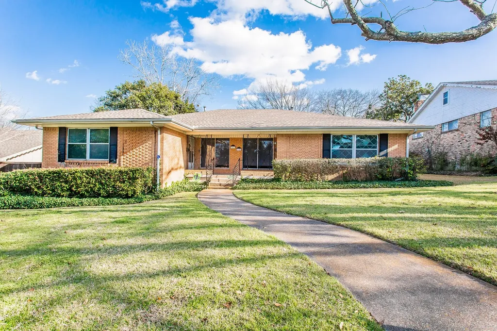 7010 & 7012 Kingsbury Drive Dallas TX 75231