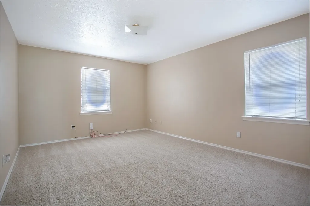 7010 & 7012 Kingsbury Drive Dallas TX 75231