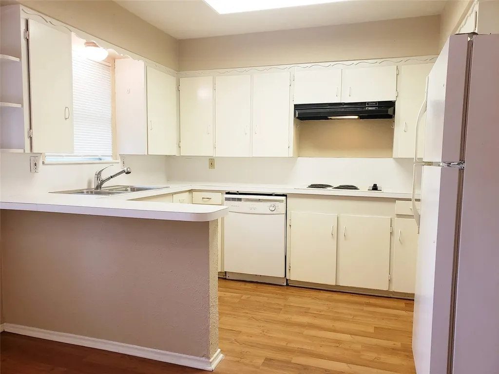 7010 & 7012 Kingsbury Drive Dallas TX 75231