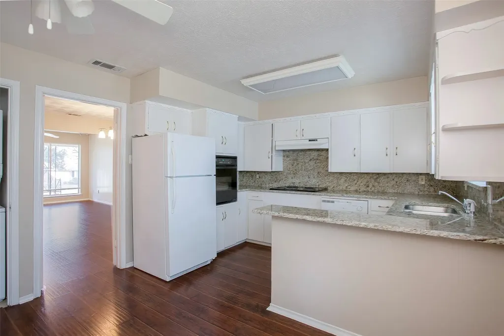 7010 & 7012 Kingsbury Drive Dallas TX 75231