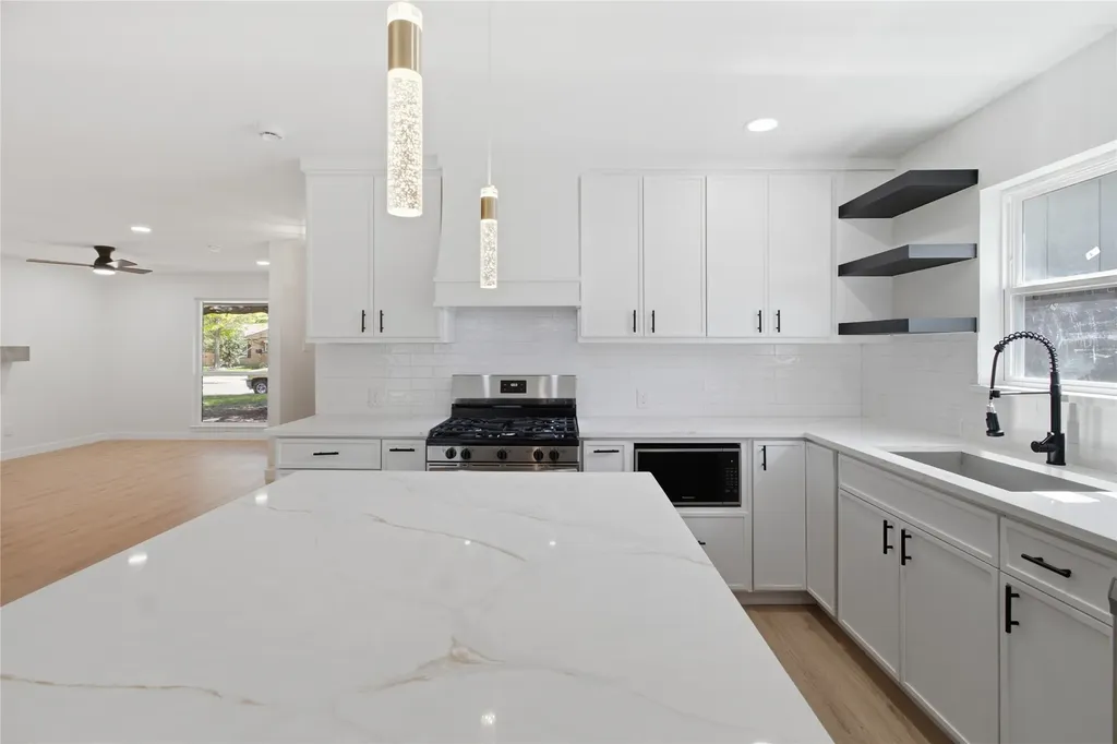 501 Bay Shore Drive Garland TX 75040