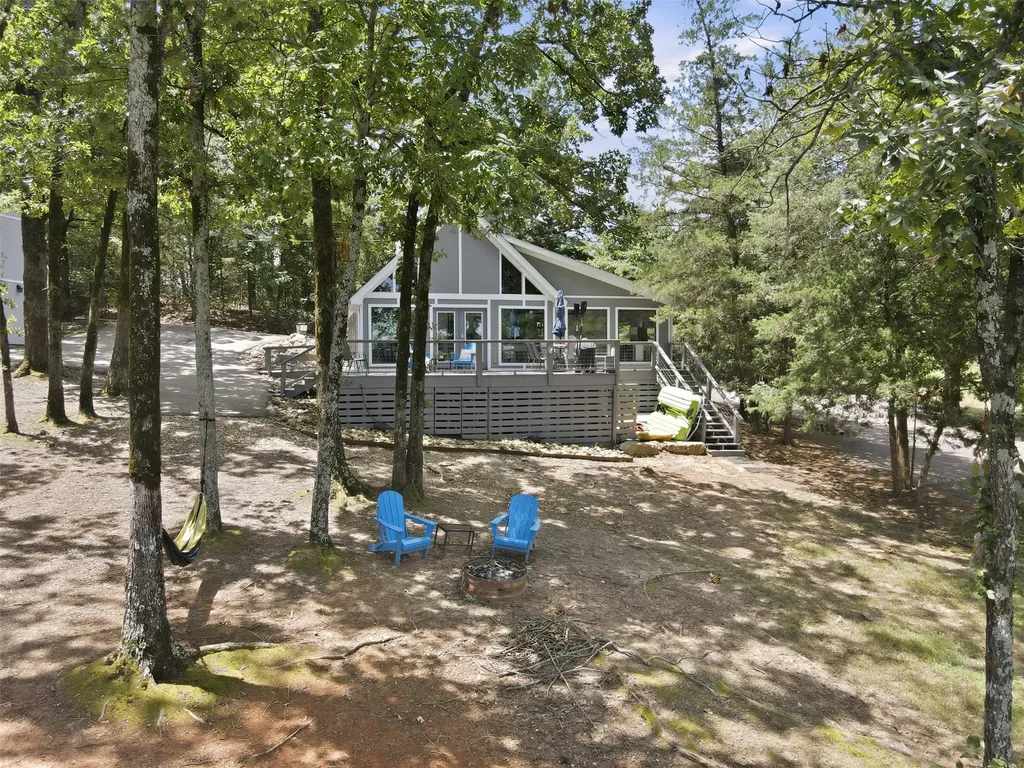 108 E Barker Creek Drive Scroggins TX 75480
