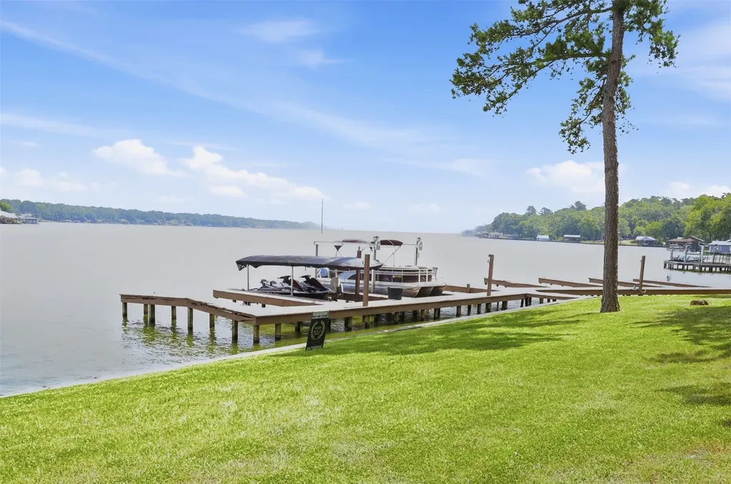 108 E Barker Creek Drive Scroggins TX 75480