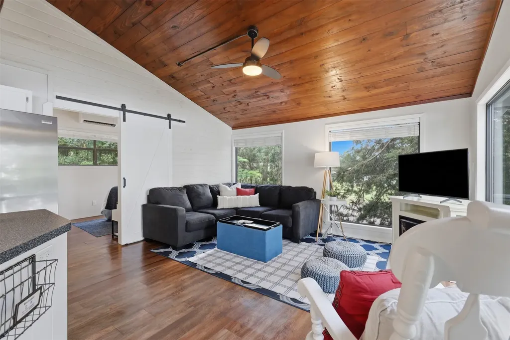 108 E Barker Creek Drive Scroggins TX 75480