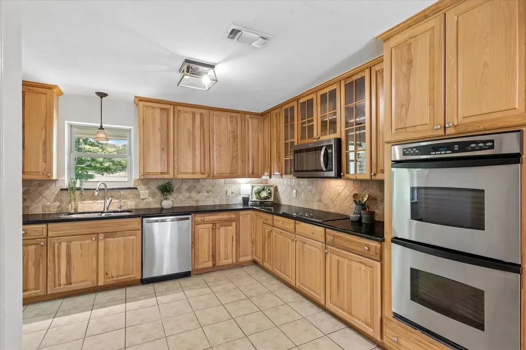 524 Oakridge Trail Copper Canyon TX 75077