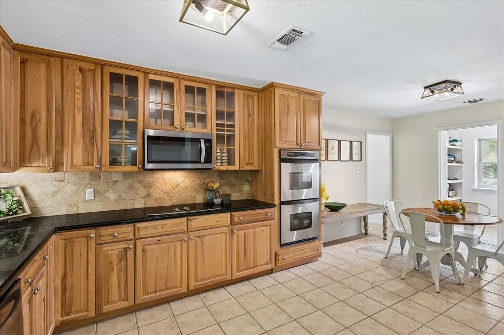 524 Oakridge Trail Copper Canyon TX 75077