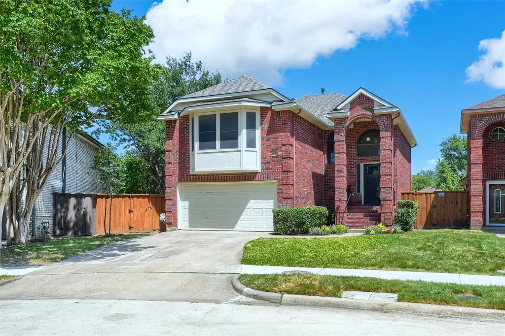 524 Woodlake Drive Coppell TX 75019