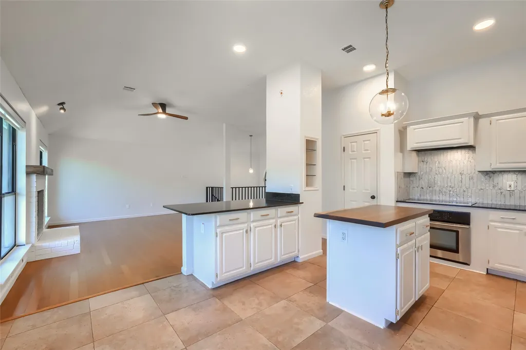 524 Woodlake Drive Coppell TX 75019