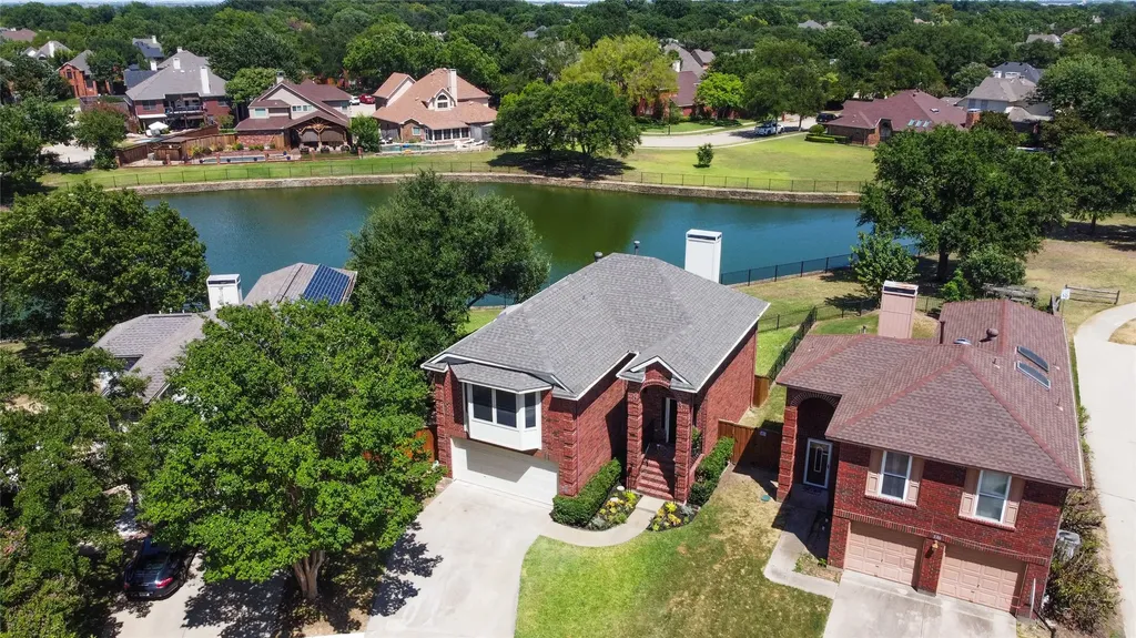 524 Woodlake Drive Coppell TX 75019