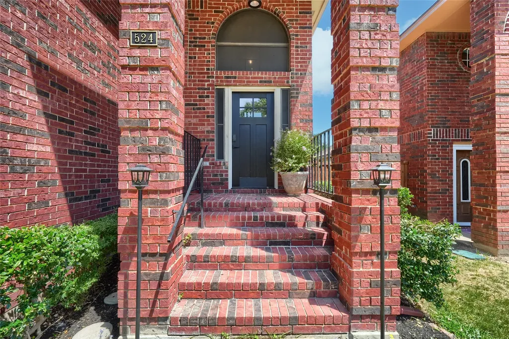 524 Woodlake Drive Coppell TX 75019