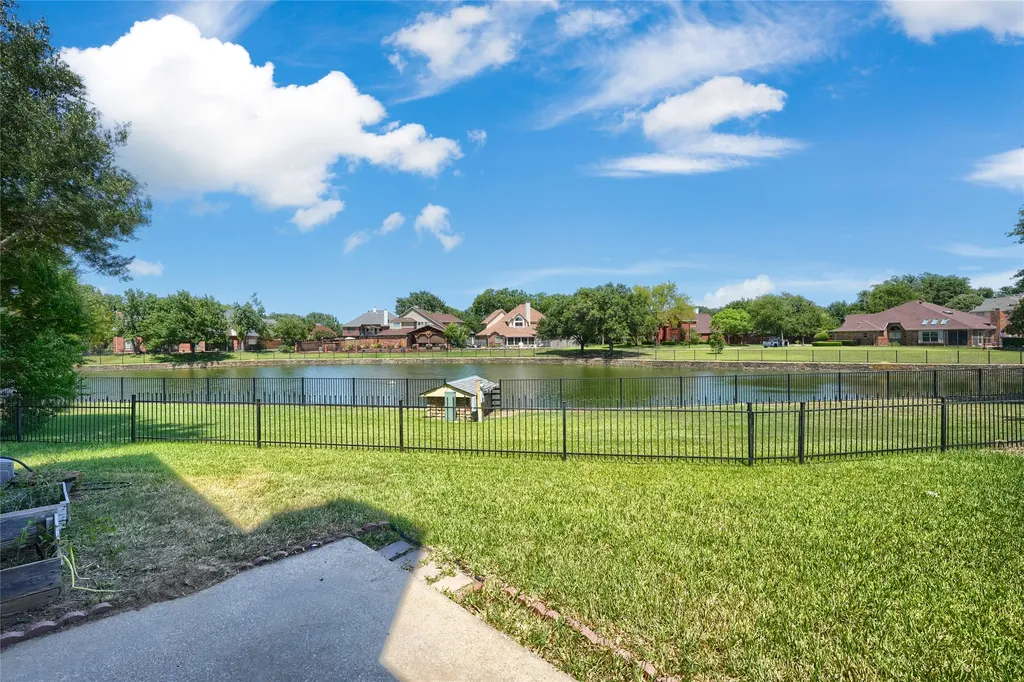 524 Woodlake Drive Coppell TX 75019