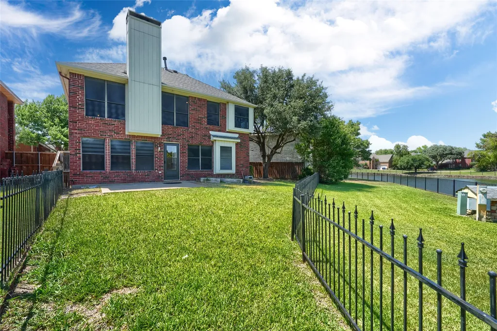 524 Woodlake Drive Coppell TX 75019
