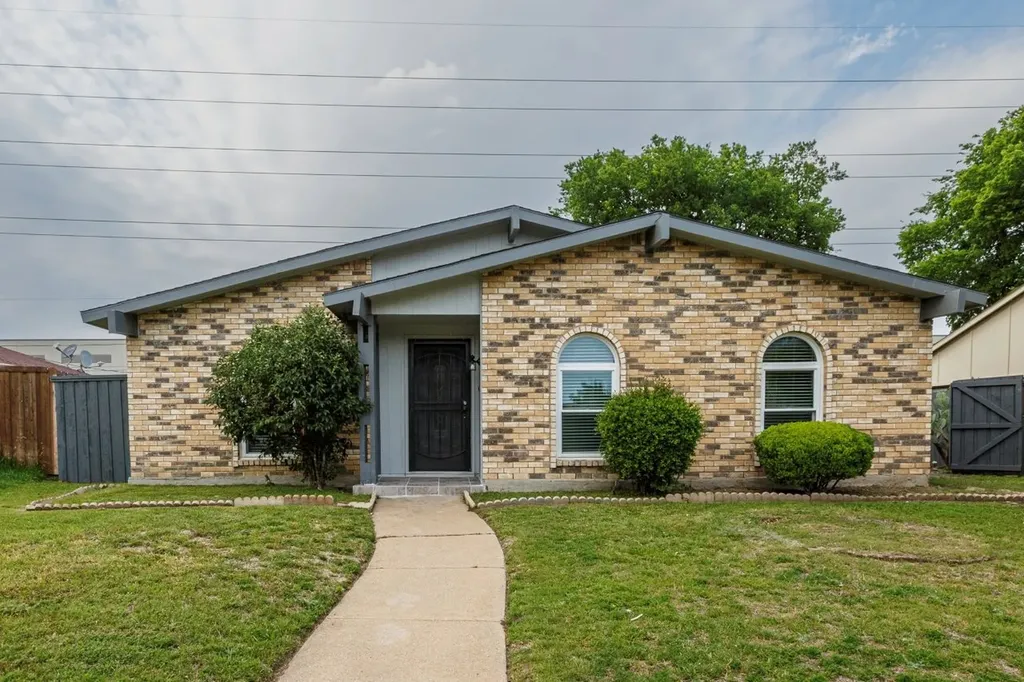 3029 Weather Vane Lane Dallas TX 75228