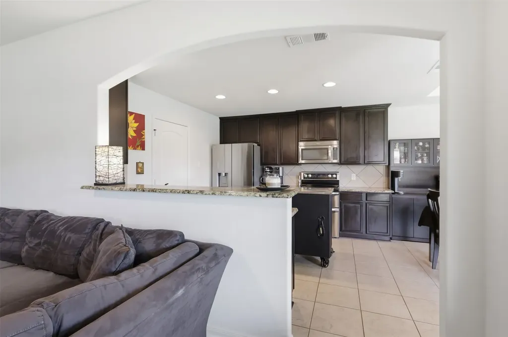 413 Water Oak Denton TX 76209