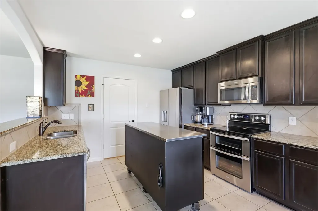 413 Water Oak Denton TX 76209