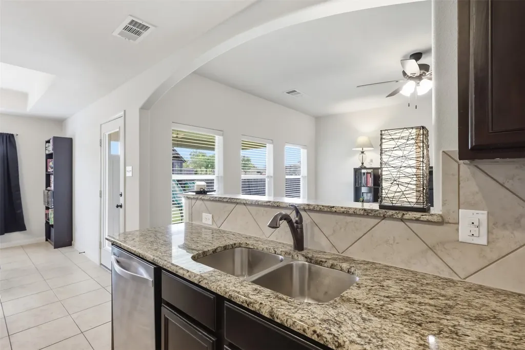 413 Water Oak Denton TX 76209