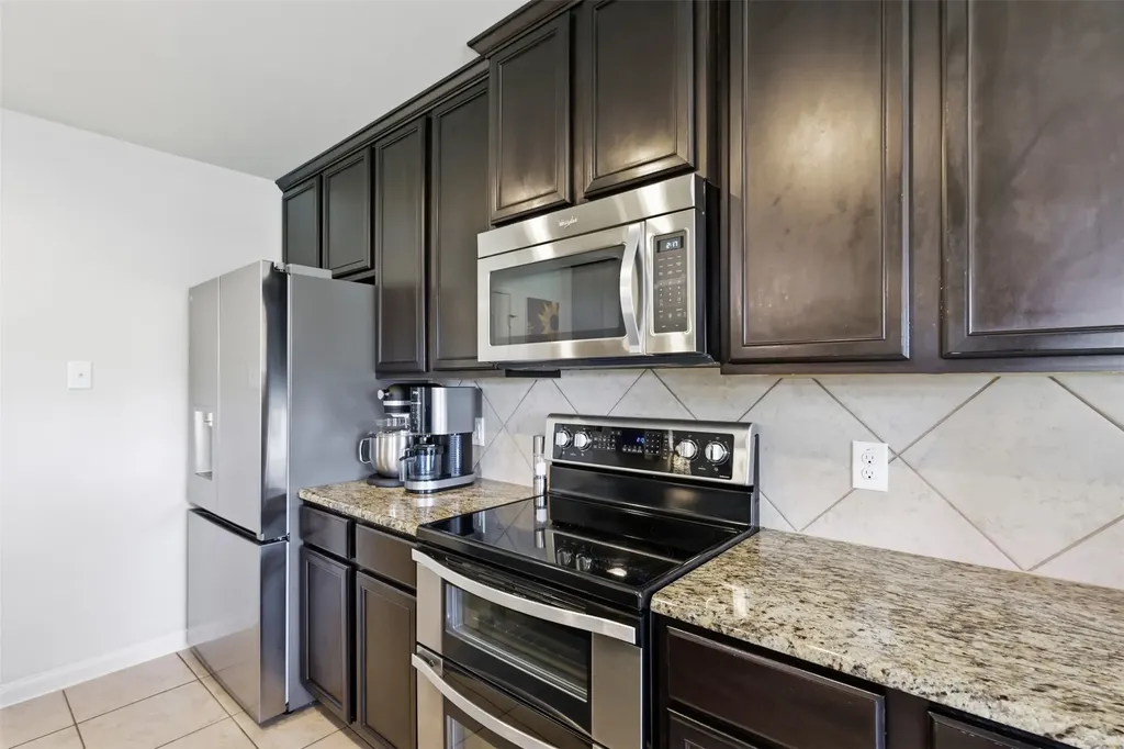 413 Water Oak Denton TX 76209