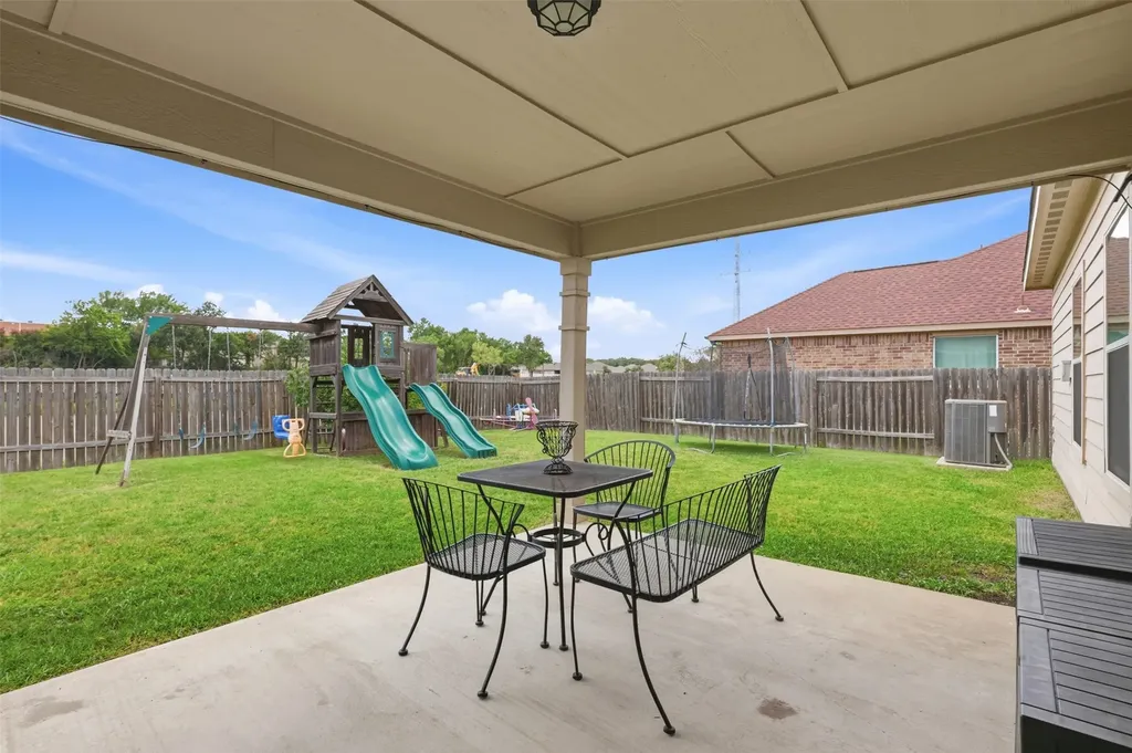 413 Water Oak Denton TX 76209