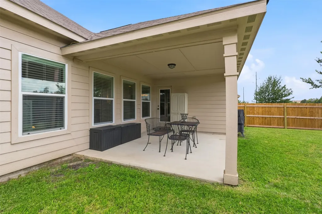 413 Water Oak Denton TX 76209
