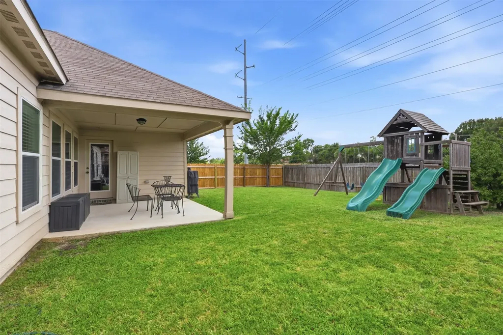 413 Water Oak Denton TX 76209