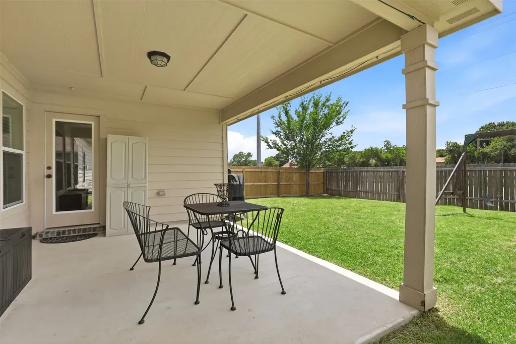 413 Water Oak Denton TX 76209