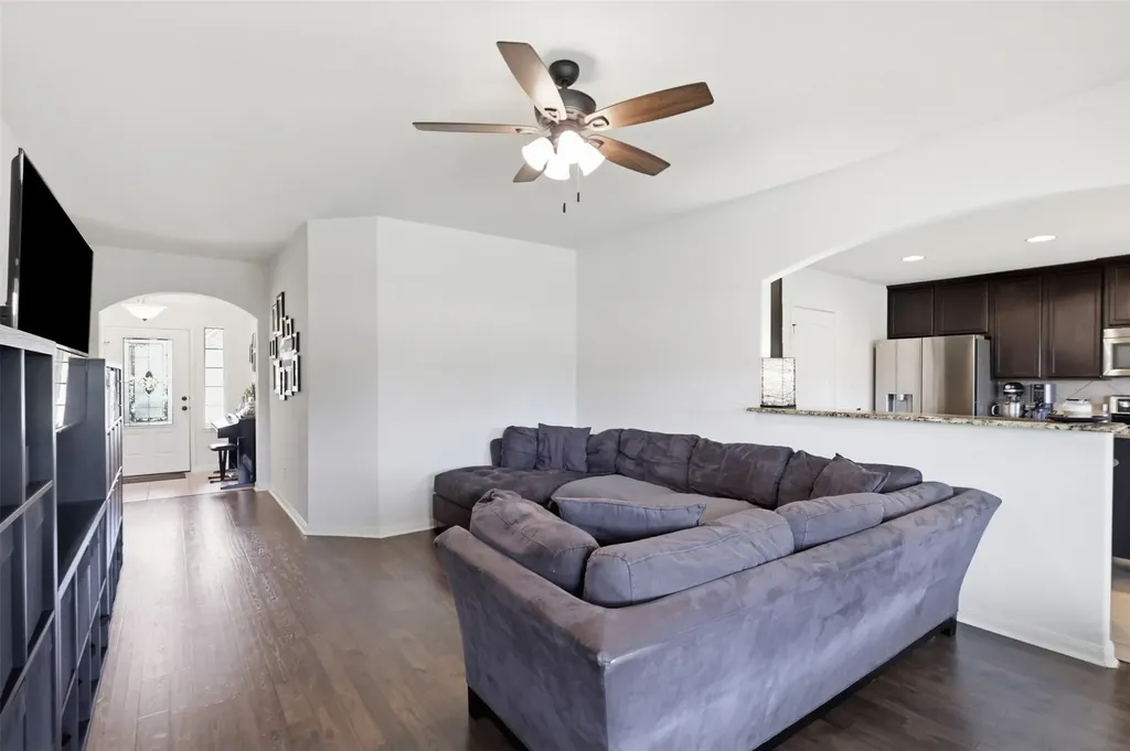 413 Water Oak Denton TX 76209