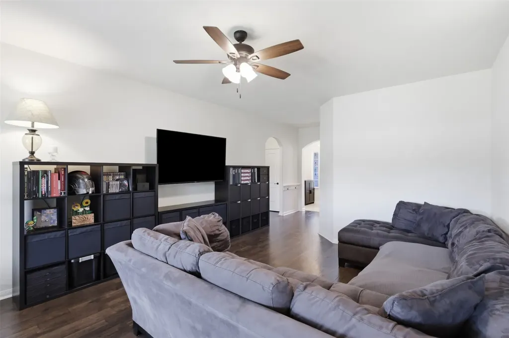413 Water Oak Denton TX 76209