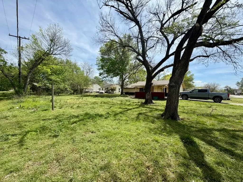 210 W Houston Street Leonard TX 75452