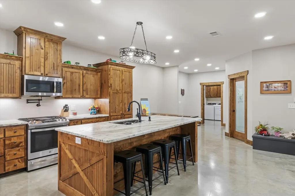 182 Vz County Road 1228 Canton TX 75103